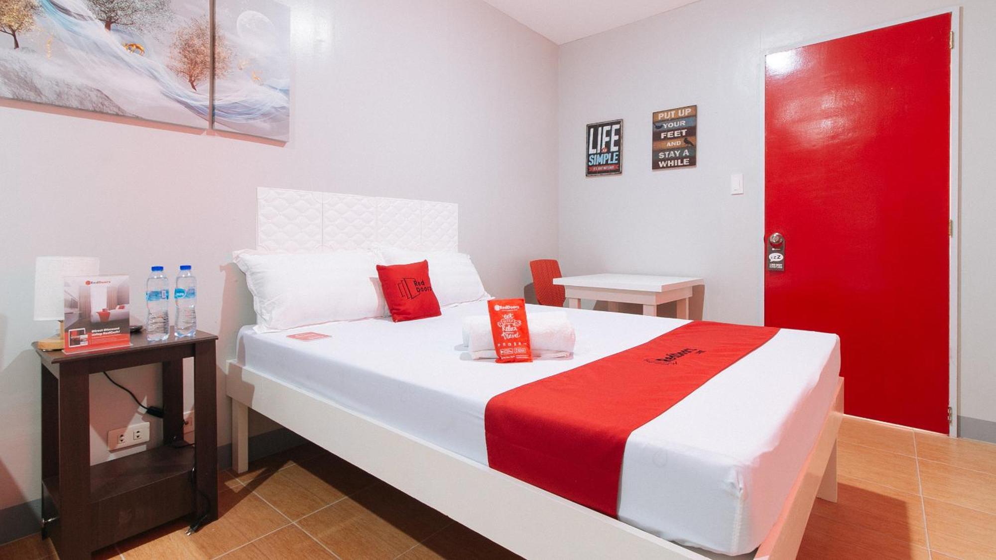 Reddoorz Near Christ The King Medical Center Ξενοδοχείο Las Piñas Εξωτερικό φωτογραφία