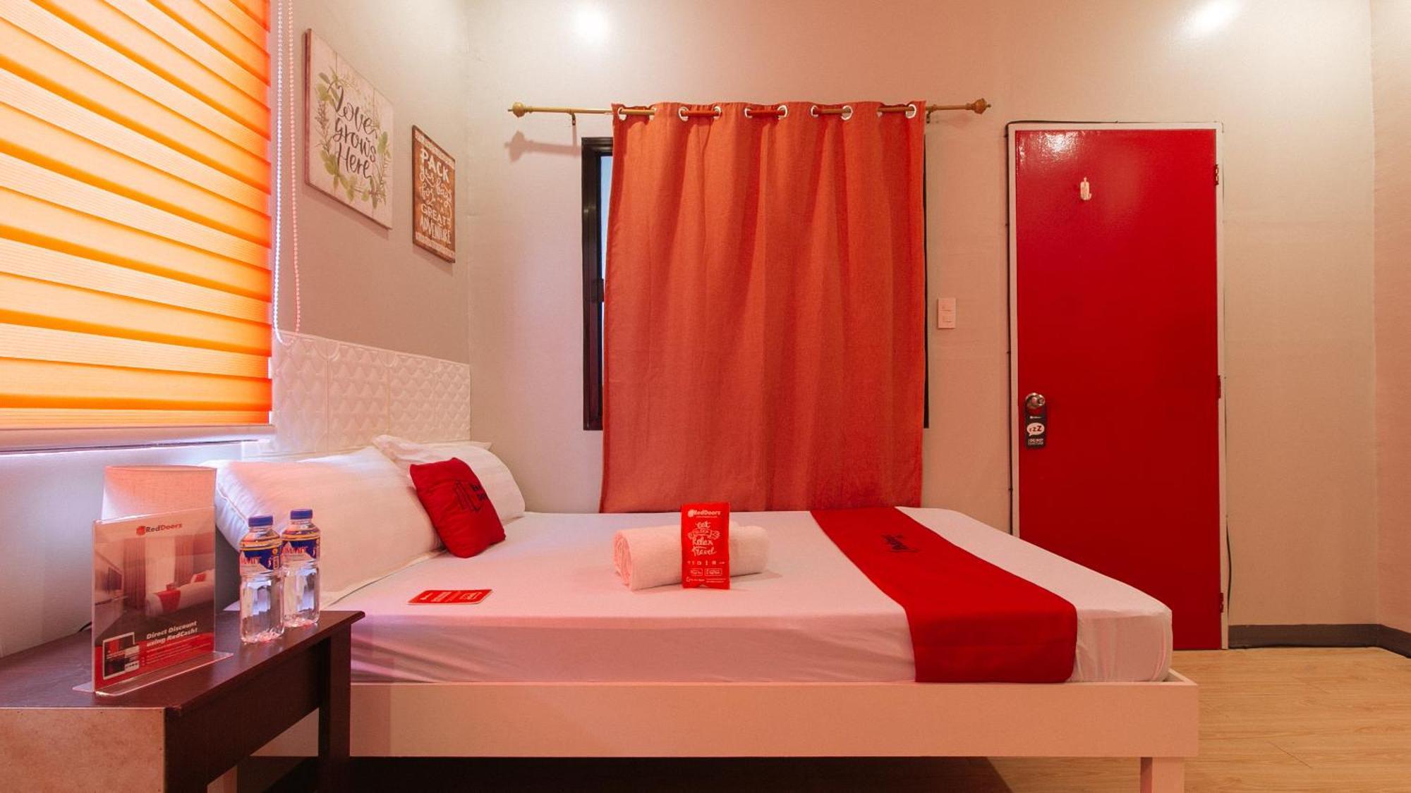 Reddoorz Near Christ The King Medical Center Ξενοδοχείο Las Piñas Εξωτερικό φωτογραφία