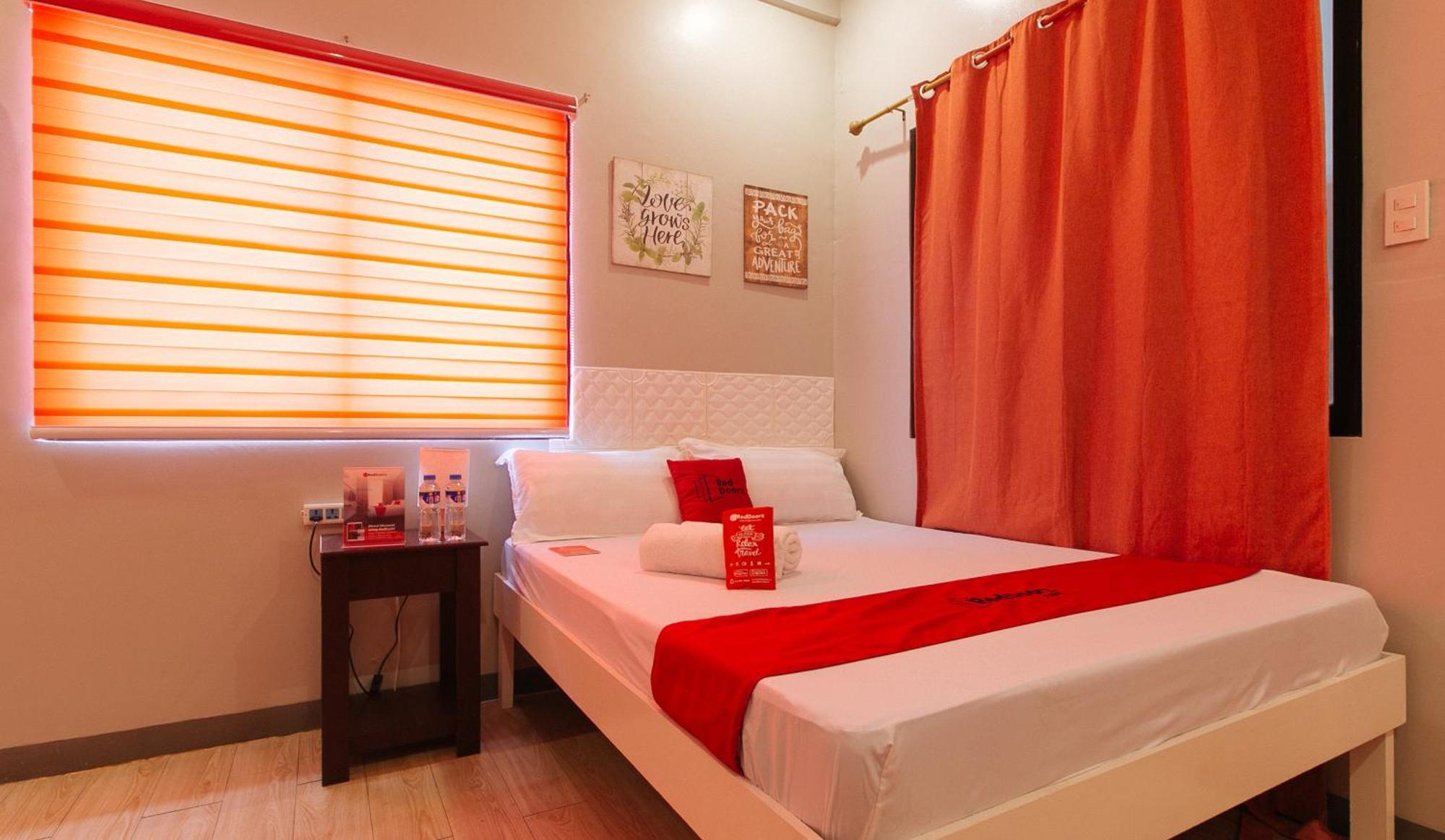 Reddoorz Near Christ The King Medical Center Ξενοδοχείο Las Piñas Εξωτερικό φωτογραφία