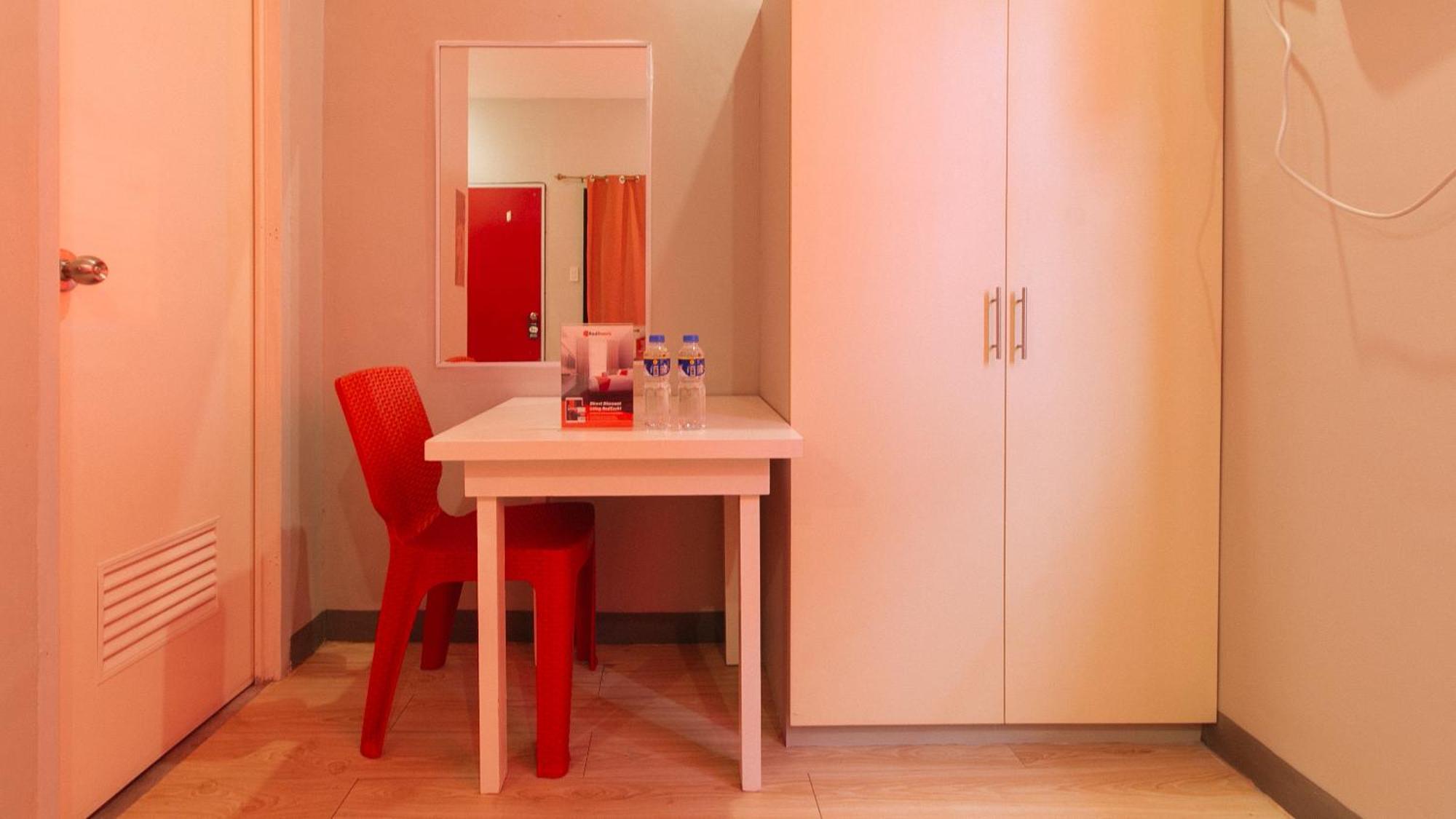 Reddoorz Near Christ The King Medical Center Ξενοδοχείο Las Piñas Εξωτερικό φωτογραφία