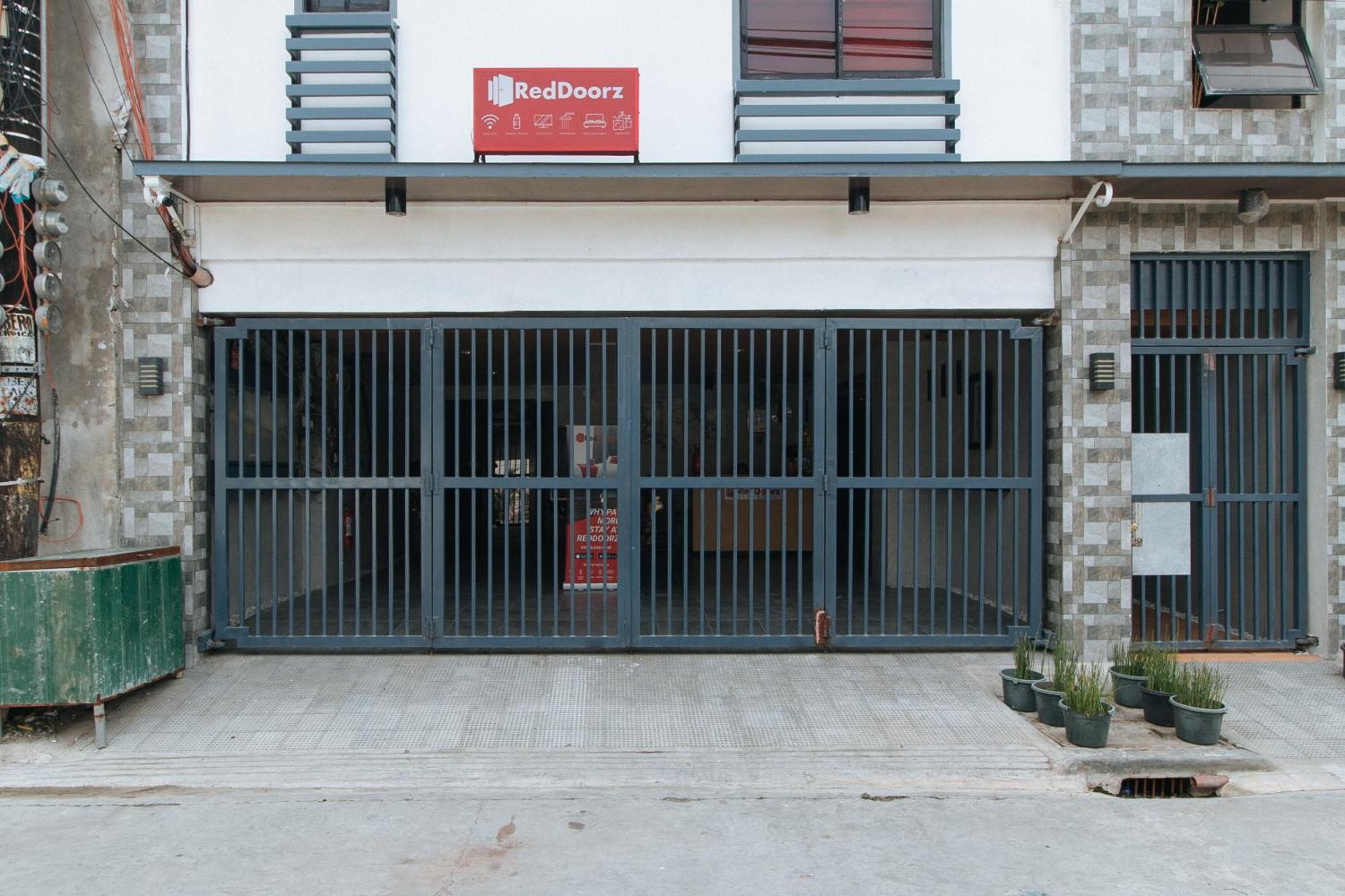 Reddoorz Near Christ The King Medical Center Ξενοδοχείο Las Piñas Εξωτερικό φωτογραφία