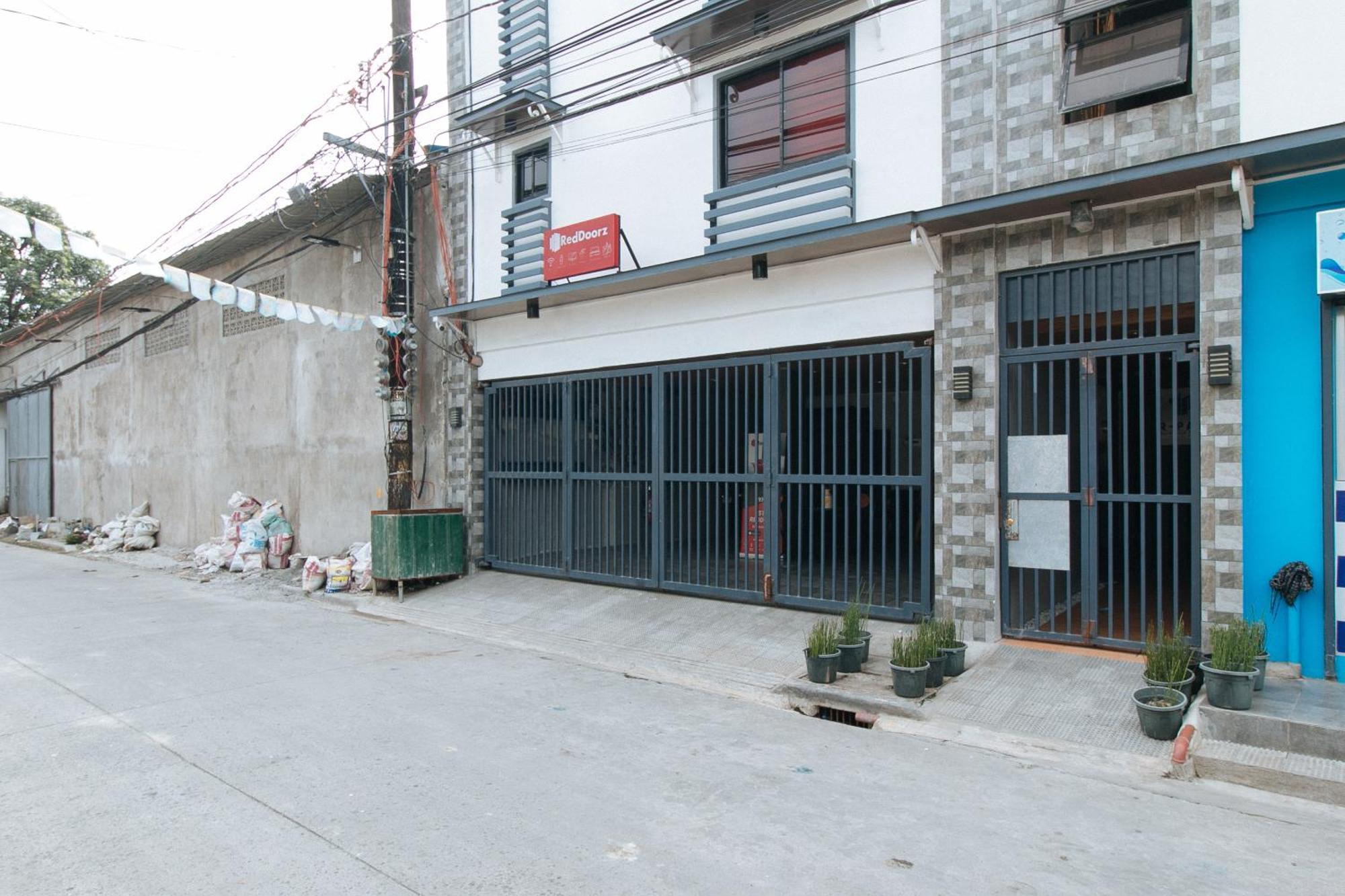 Reddoorz Near Christ The King Medical Center Ξενοδοχείο Las Piñas Εξωτερικό φωτογραφία
