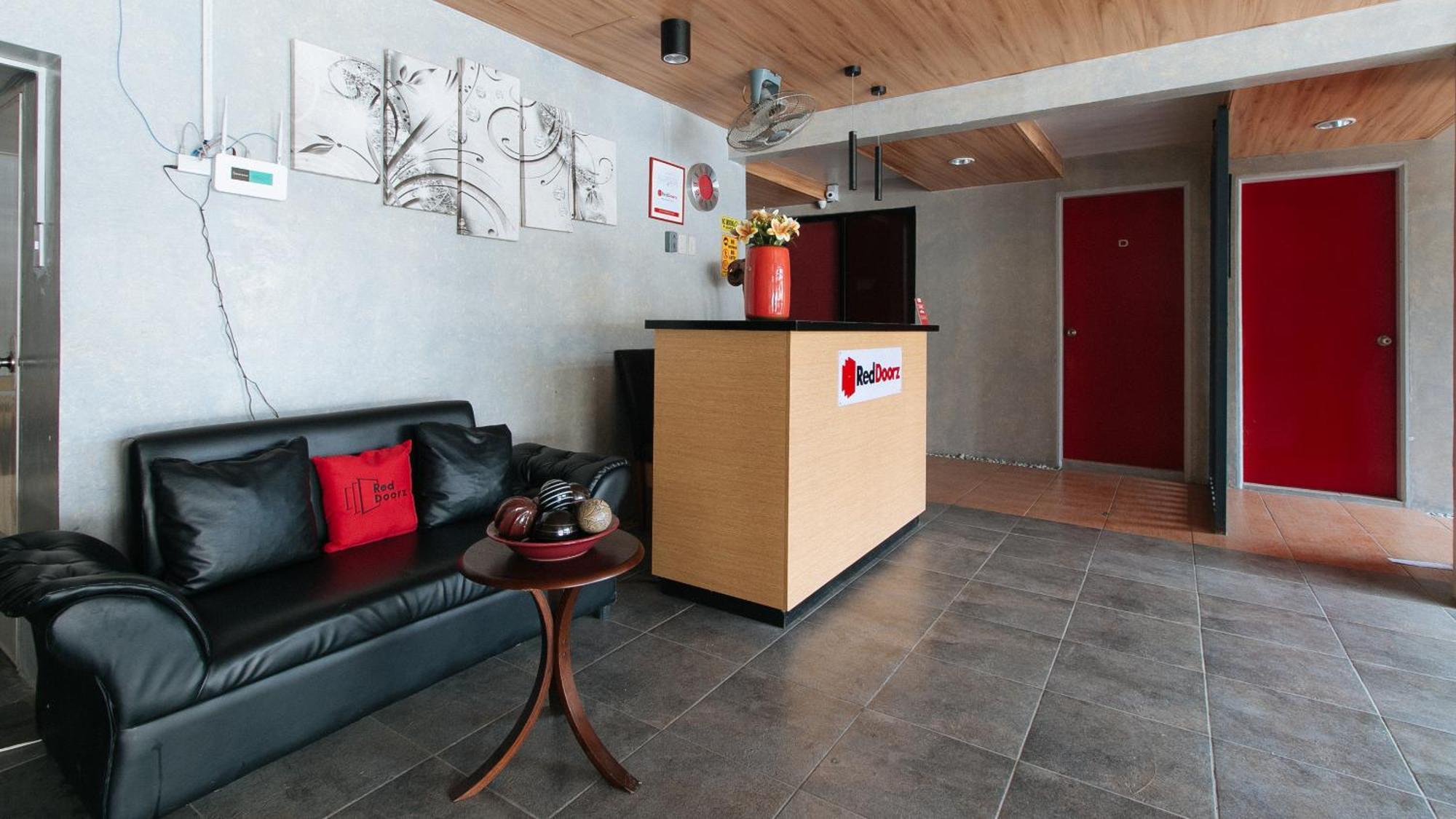 Reddoorz Near Christ The King Medical Center Ξενοδοχείο Las Piñas Εξωτερικό φωτογραφία